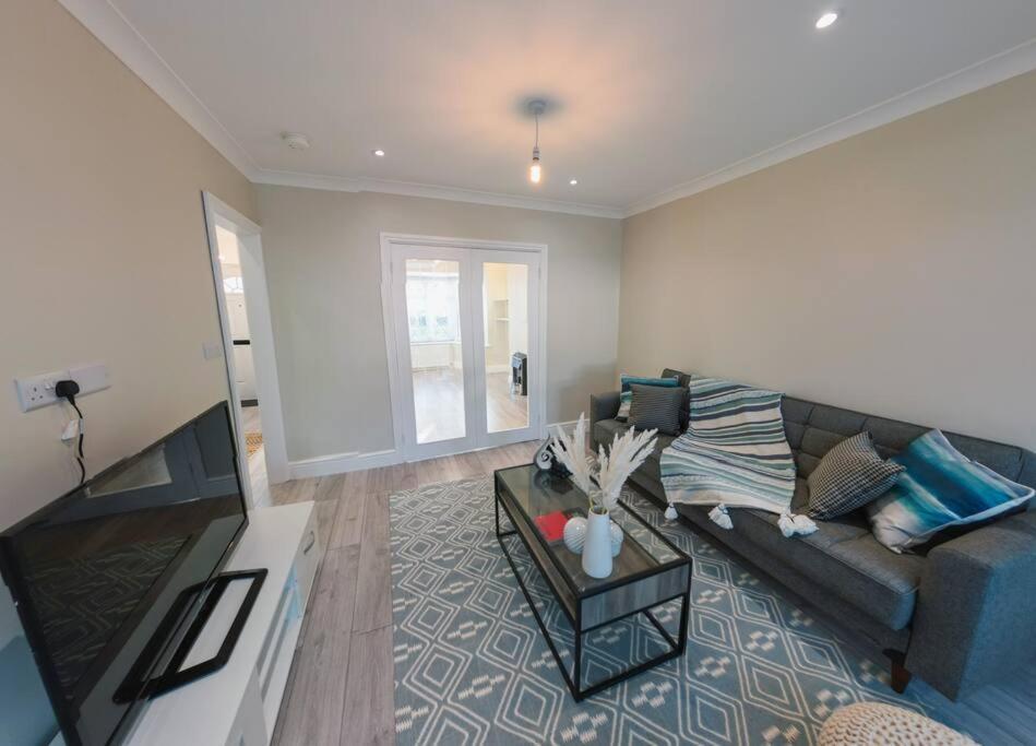 Homely & Peaceful Living Space Morden  外观 照片